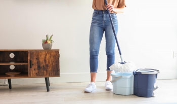Clean Water Spin Mop vs. Traditional Mop: Which is Better for Your Home?