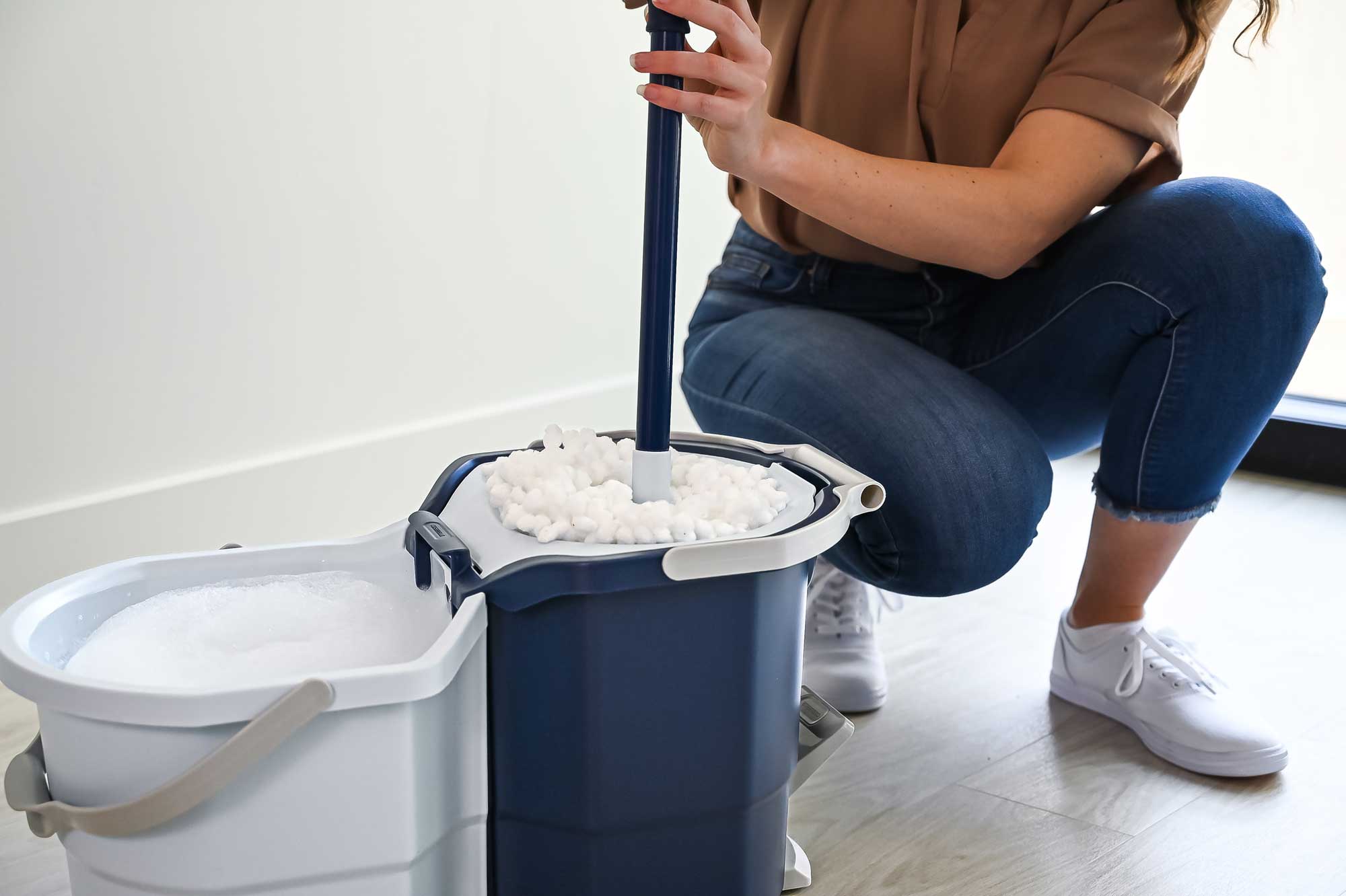 Casabella Clean Water Spin Mop Review: A microfiber mop with issues -  Reviewed