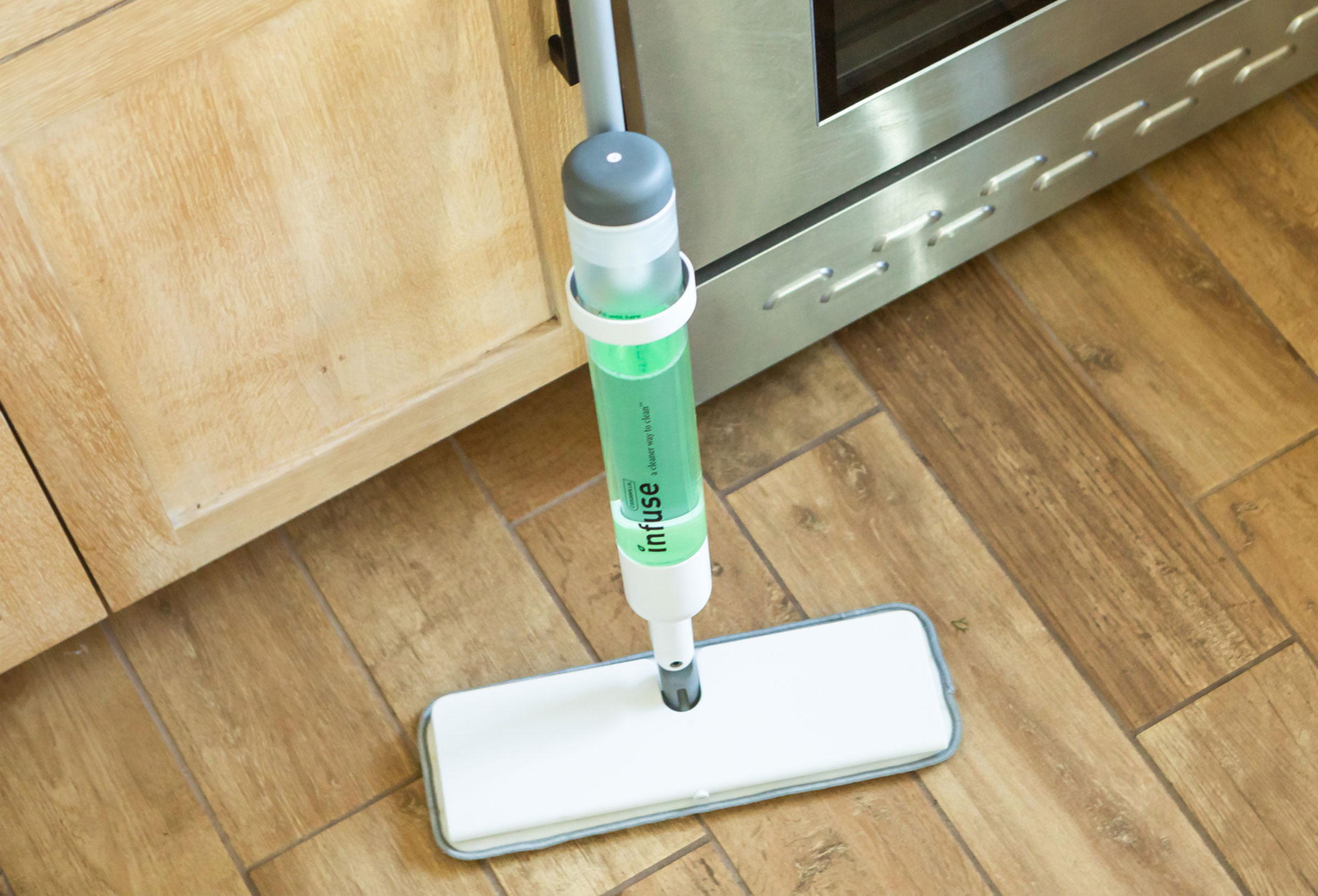 Reveal™ Microfiber Spray Mop Floor Cleaning Kit